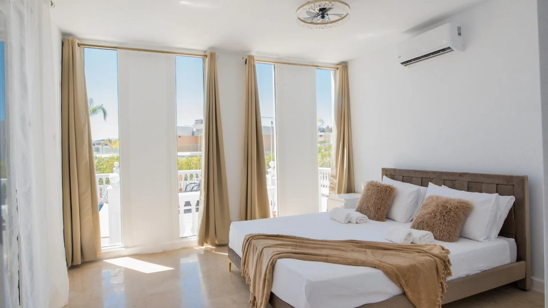 Dream Beach-Side Villa With Sea Views & Close To Golf El Faro